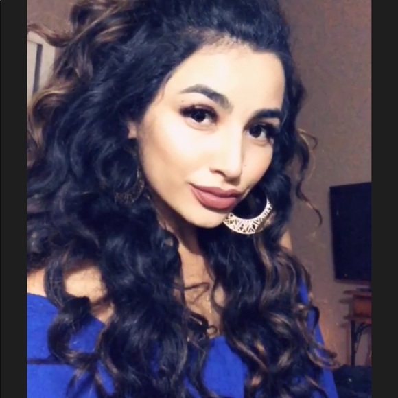 Meet your Posher, Evette - Picture 3 of 4